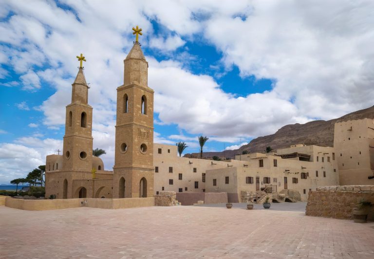 Монастыри святого Антония и Павла экскурсия из Хургады